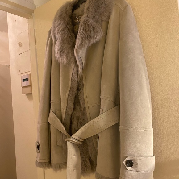 Burberry shearling jacket with collar - Picture 2 of 9